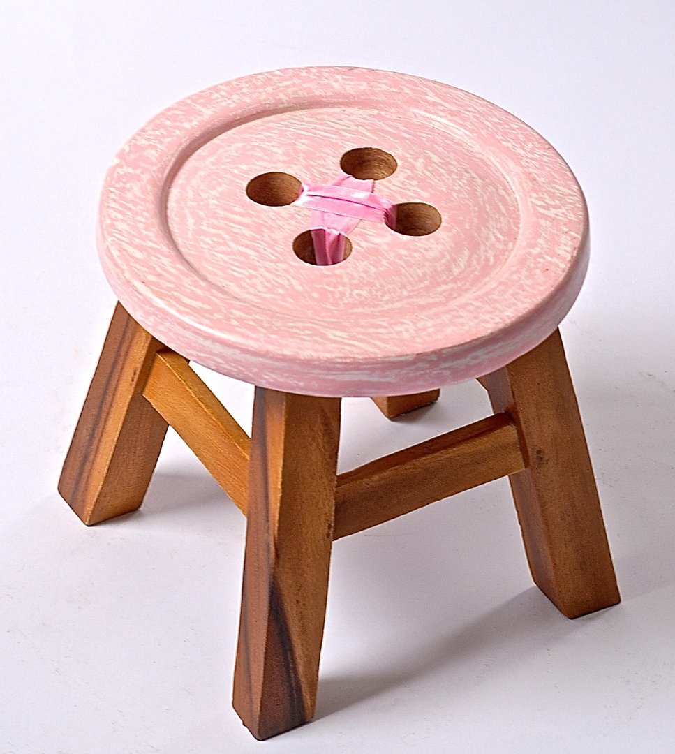 rosa Kinderhocker aus Holz 